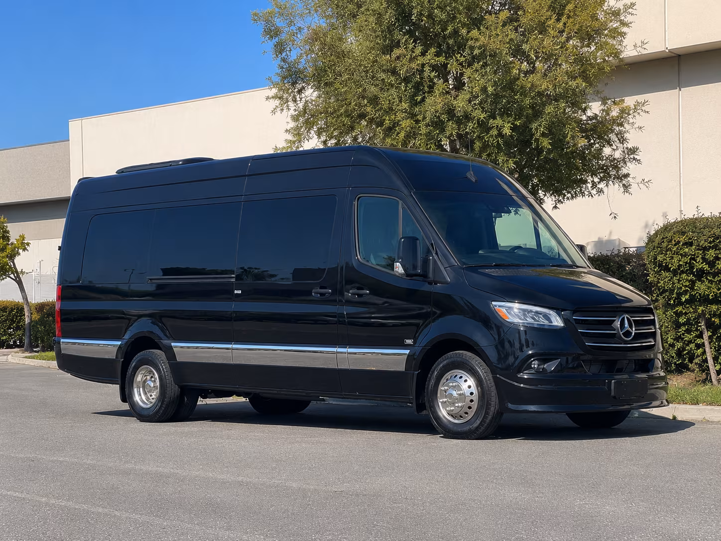 20 passenger sprinter van