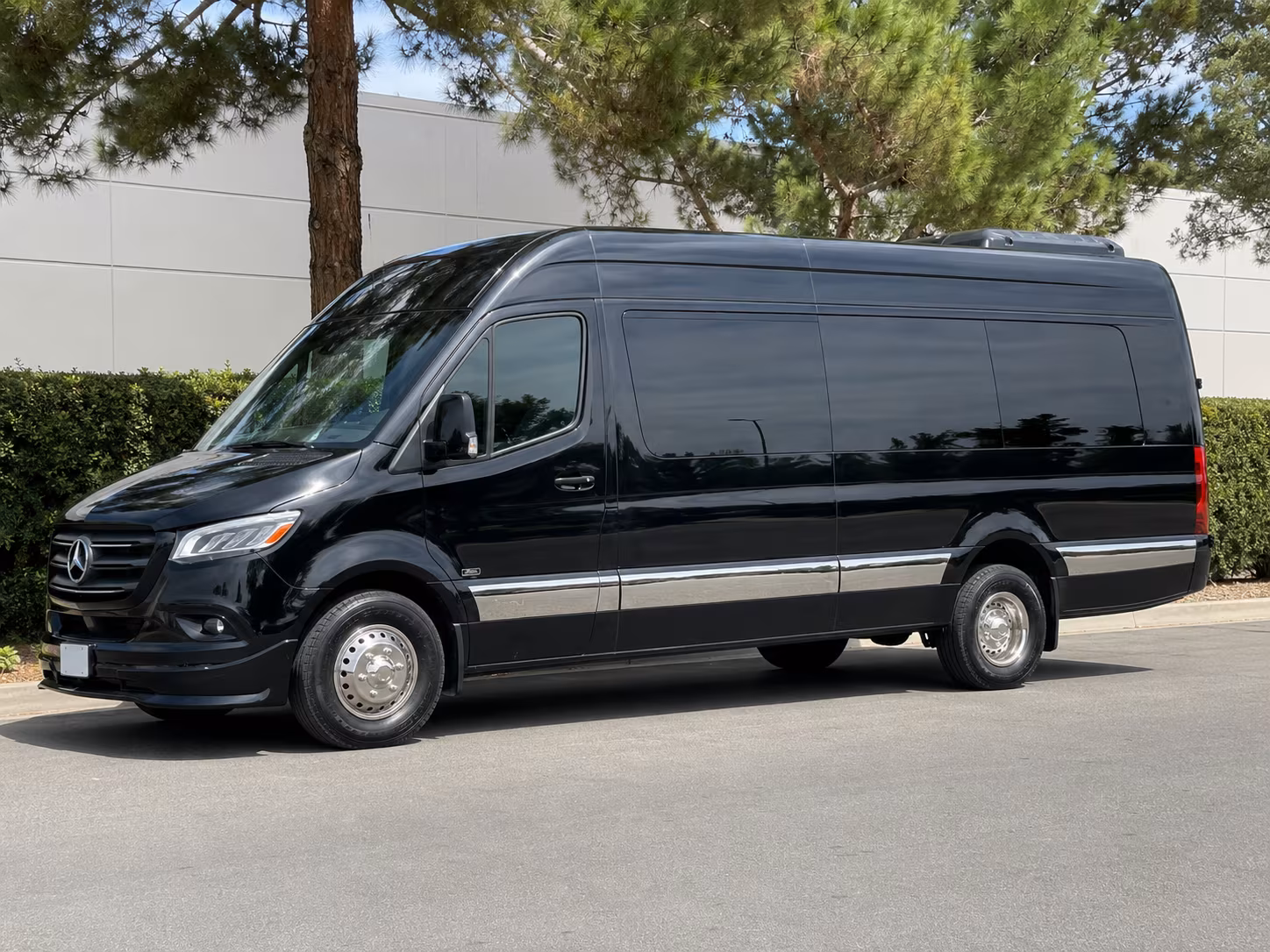 find the perfect transportation for your next airport transfer 3