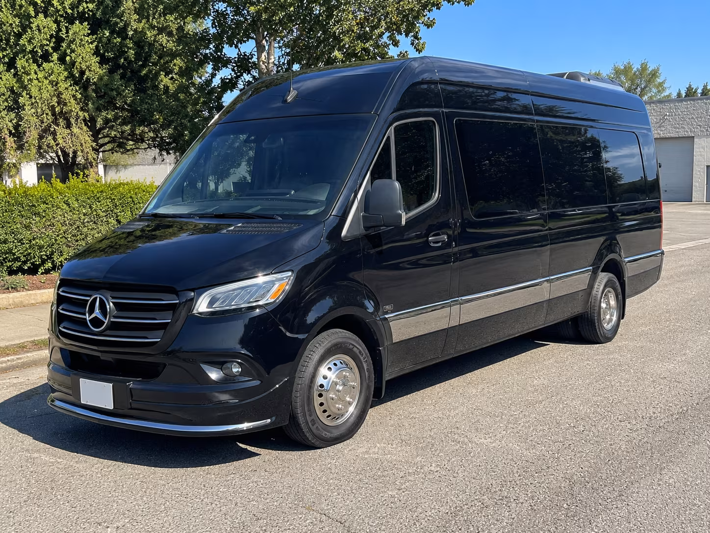 find the perfect transportation for your next airport transfer 5